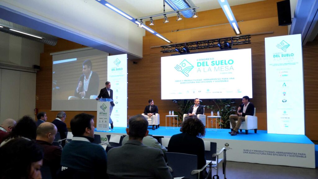 Congreso “Del suelo a la mesa” en el Palacio de Congresos de Roquetas de Mar